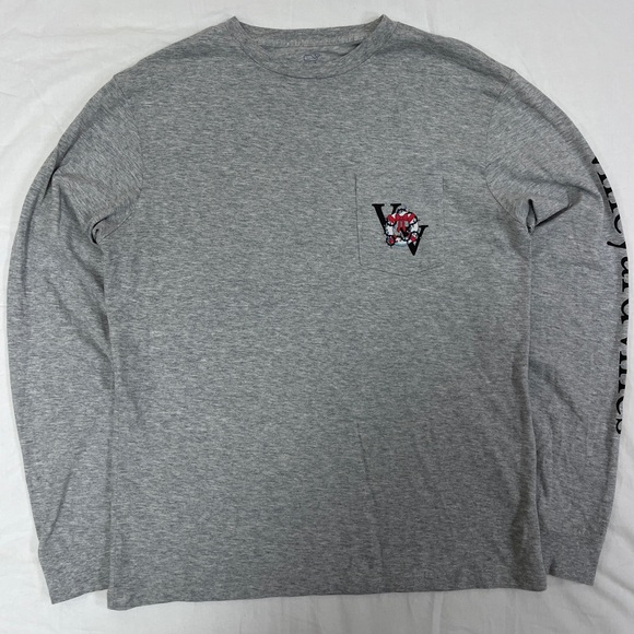 Vineyard Vines Christmas Wreath Graphic Long Sleeve Pocket Shirt - Picture 2 of 6